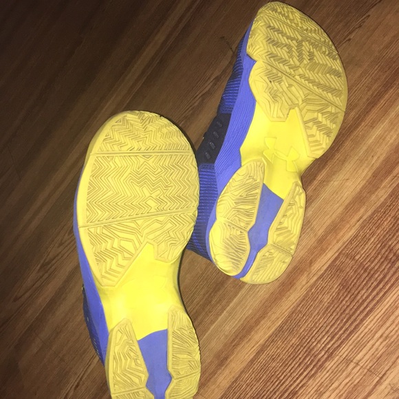 Steph curry basketball shoes 2.5 - Picture 3 of 3